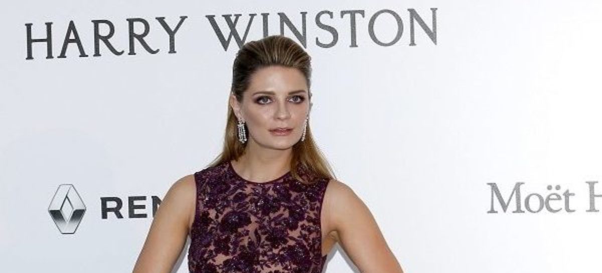 Mischa Barton Shares Topless Pic While Vacationing In Greece Photo Thecelebritycafe Com